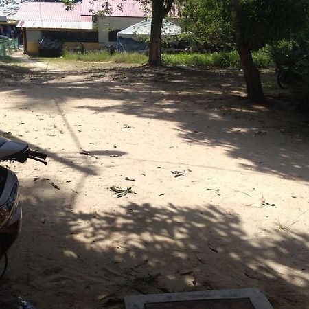 Nipahmas Chalet Pekan Pangkor ภายนอก รูปภาพ