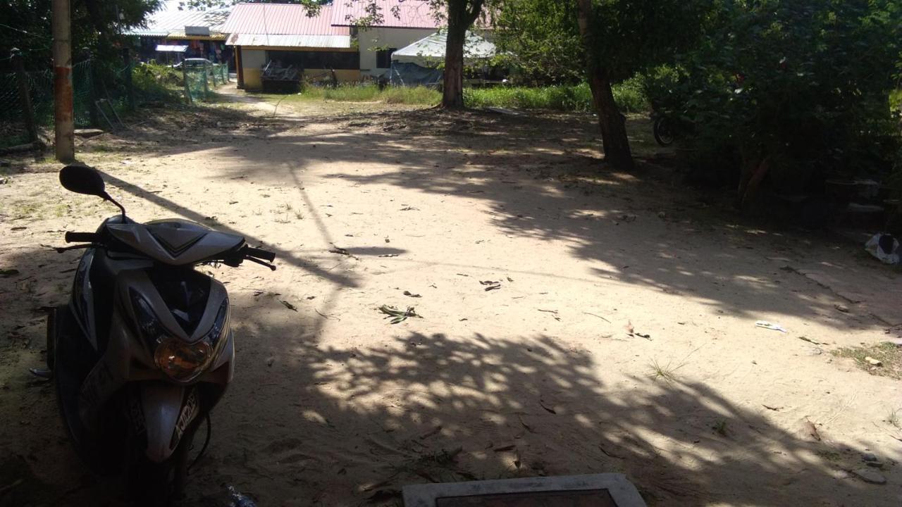 Nipahmas Chalet Pekan Pangkor ภายนอก รูปภาพ