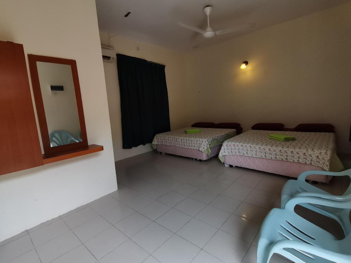 Nipahmas Chalet Pekan Pangkor ภายนอก รูปภาพ